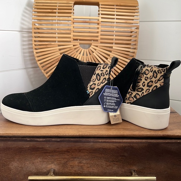 Toms Shoes - NWT Tom’s ortholite Jamie booties